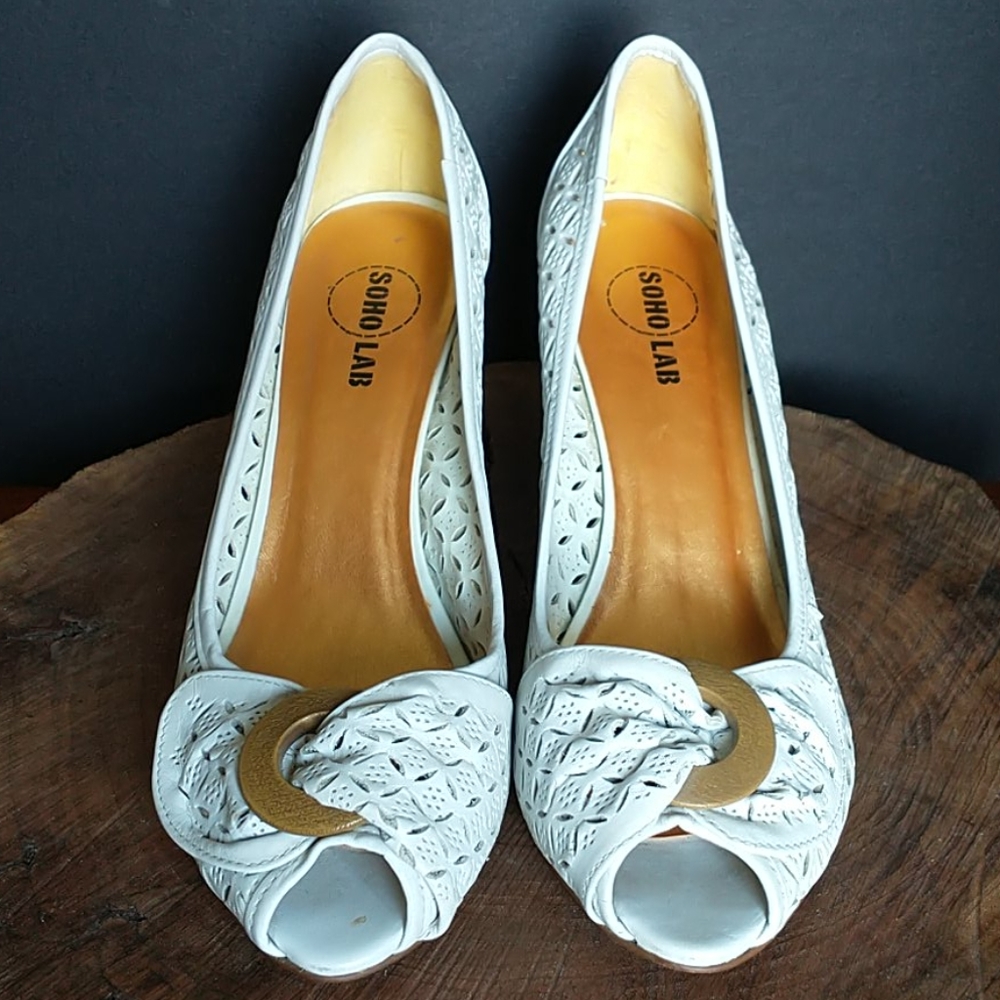 Soho Lab Size 10 White Leather Wedge Peep Toe